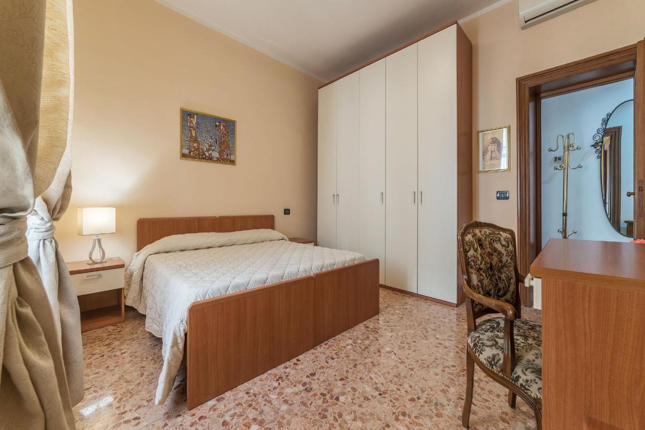 Stazione Termini & Castro Pretorio Flat * Roma