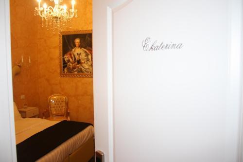 Pope's 2* Rome