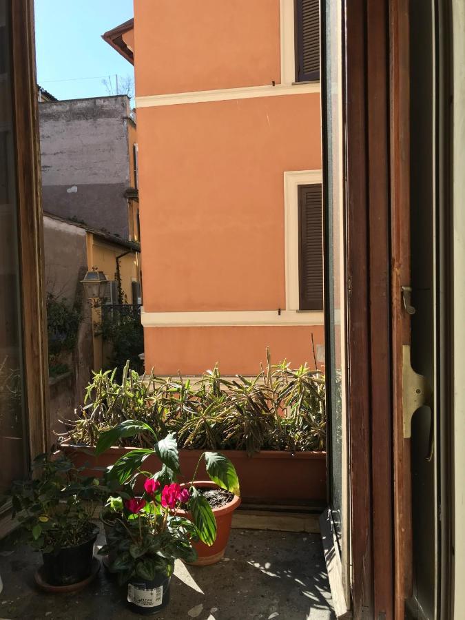 For Rent In Trastevere Alloggio in famiglia *