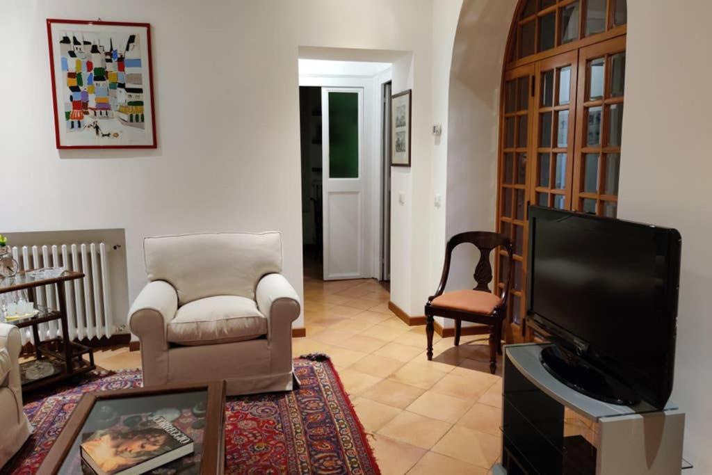 Lanza Tomasi - Centre * Rome