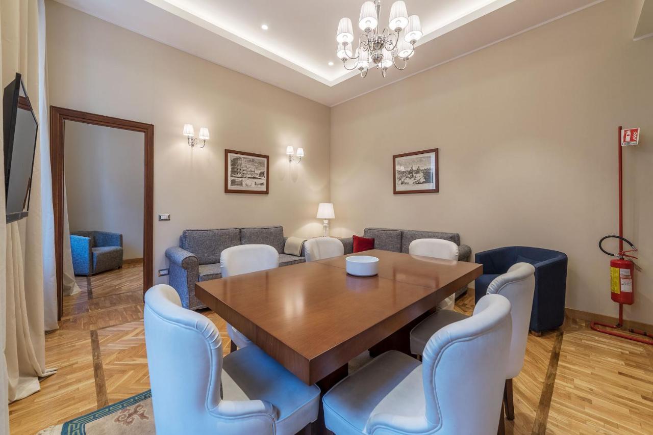 Apartment 900