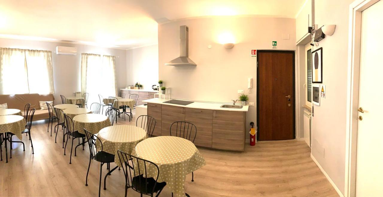 Interno 4 *