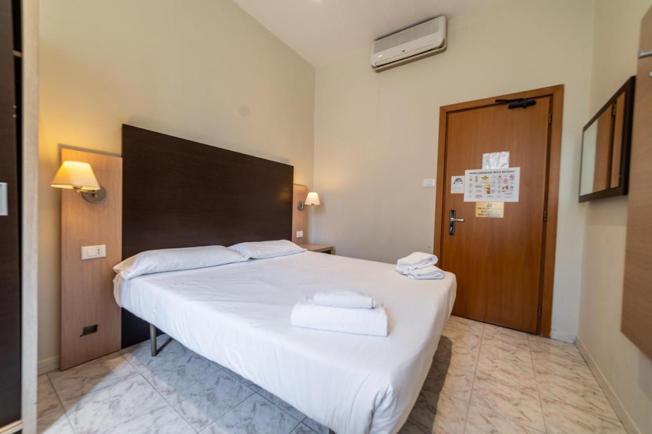 Hostel Yellowsquare